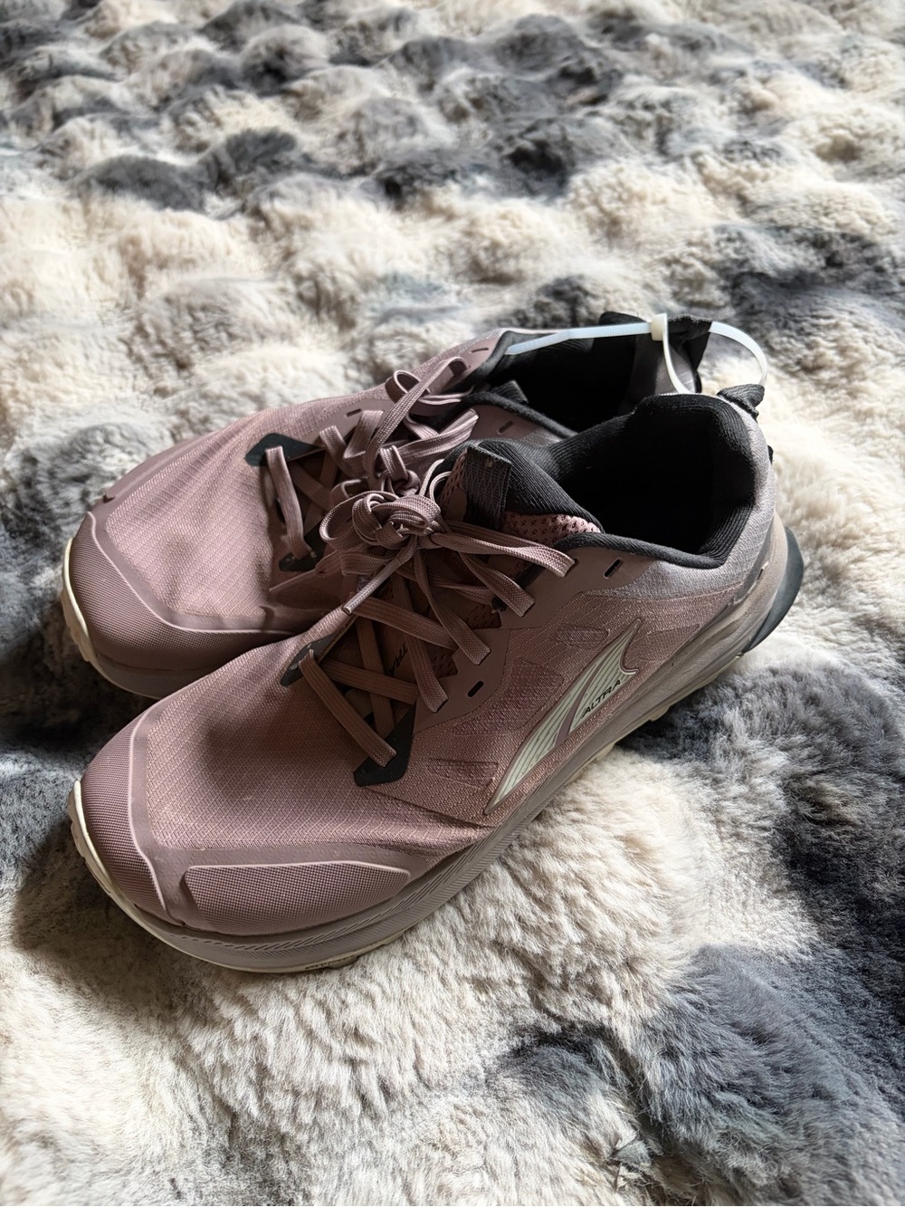 Altra Lone Peak Women’s 9 Mauve Pink Trail Running Hiking Shoes